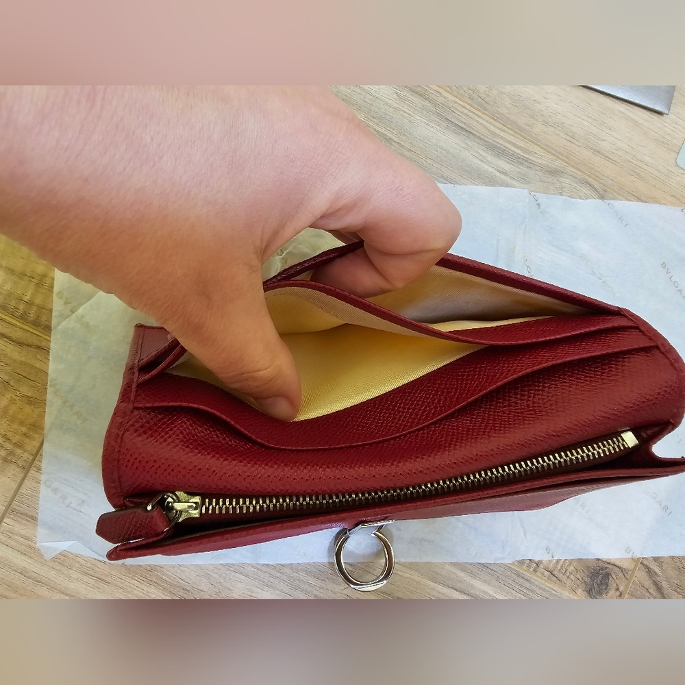 โค๏ธ๐HOST PICK๐โค๏ธBVLGARI B ZERO 1 Circle Logo Long Wallet Ruby - Picture 13 of 17